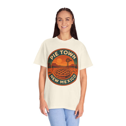 Pie Town, NM — Vintage Badge Tee T-shirt – Ivory person-2